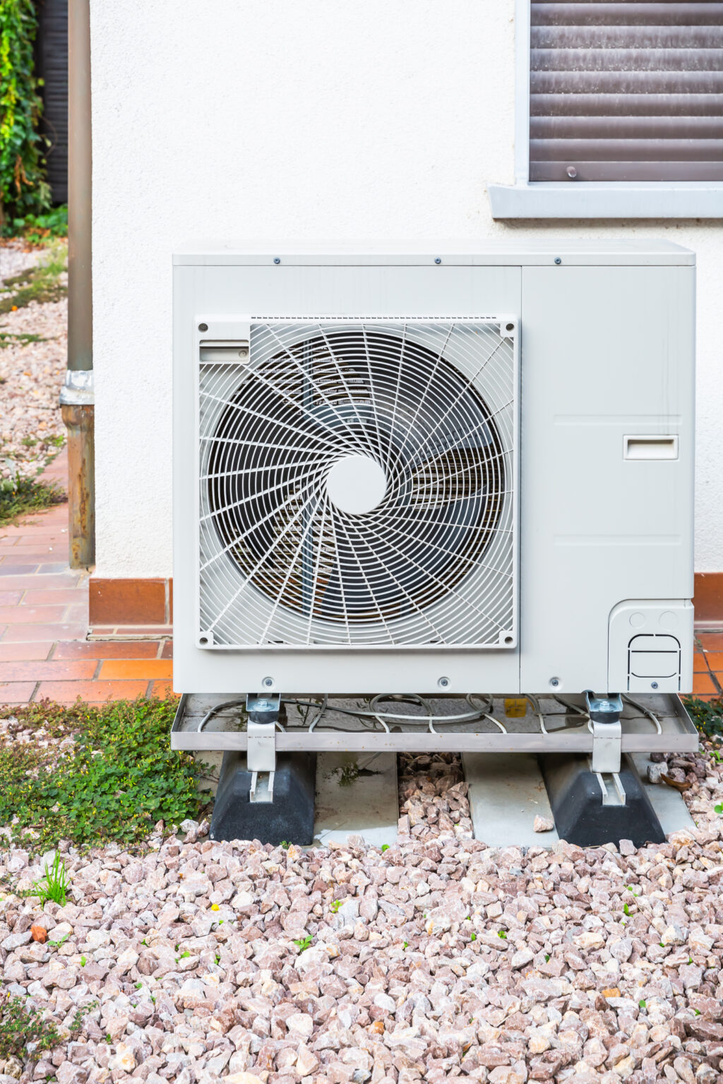Efficient air source heat pump
